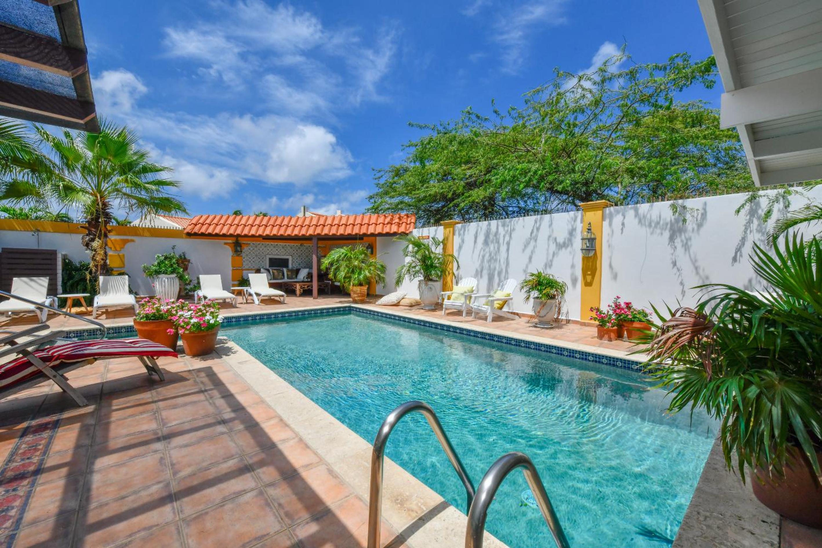 Brisas Studio Apartments