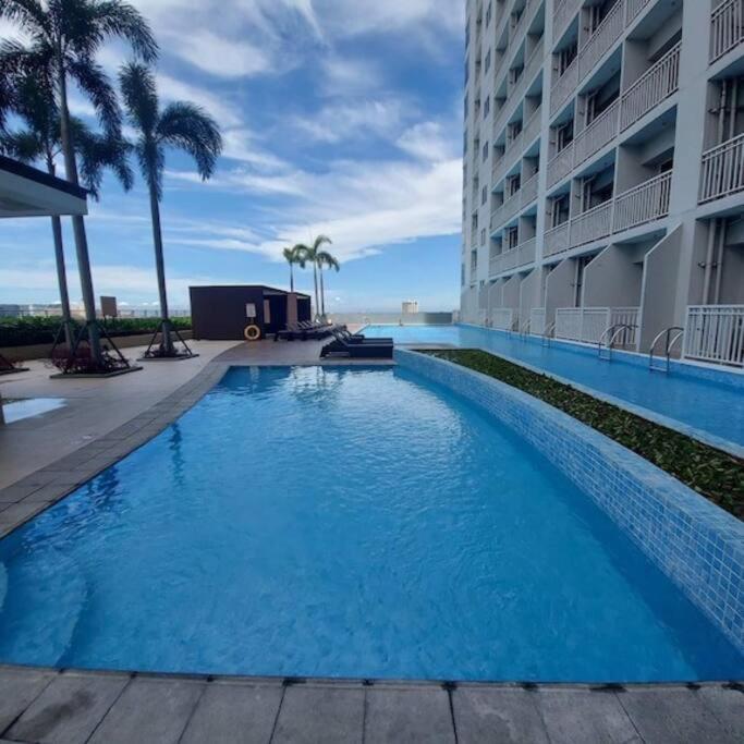 California Coastal in Manila Bay view 4