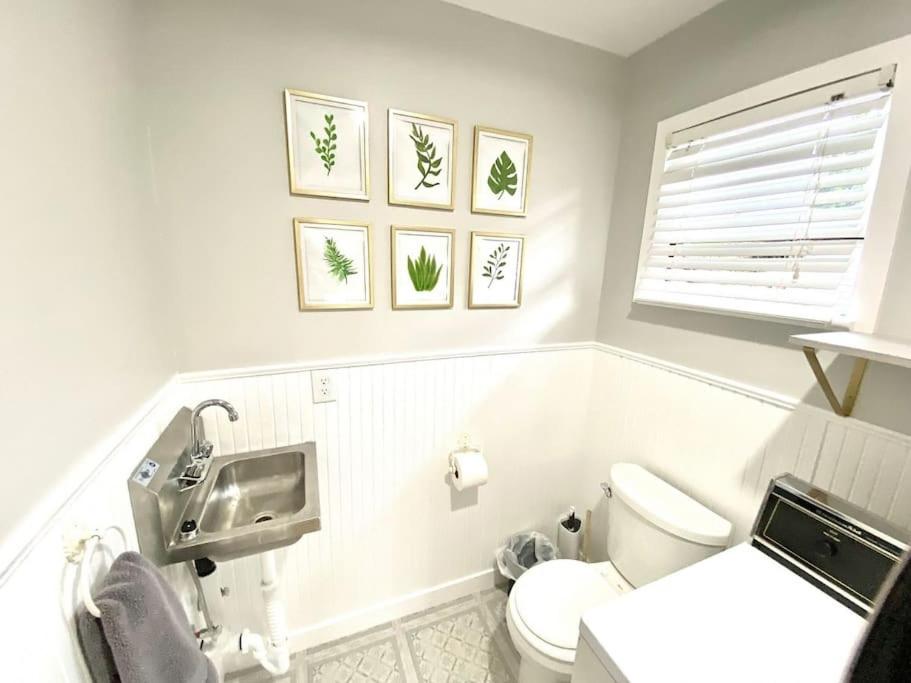 Albany Vacations - Historical Entertainer 3 Bedroom Townhouse AC PNW - Property Image 10