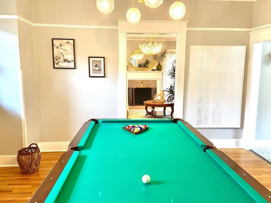 Albany Vacations - Historical Entertainer 3 Bedroom Townhouse AC PNW - Property Image 3