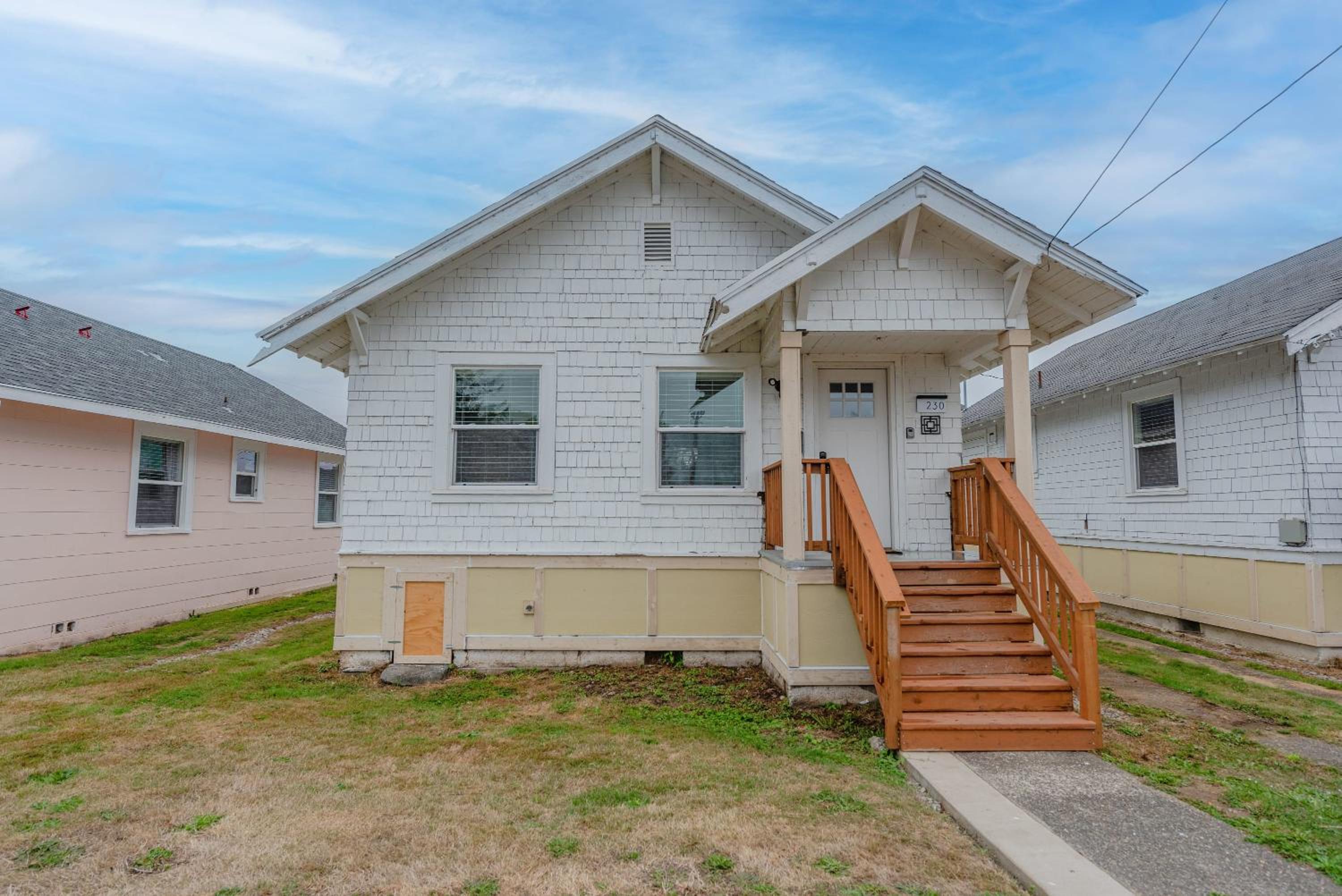 #StayinMyDistrict Zen Cottage Coos Bay view 2