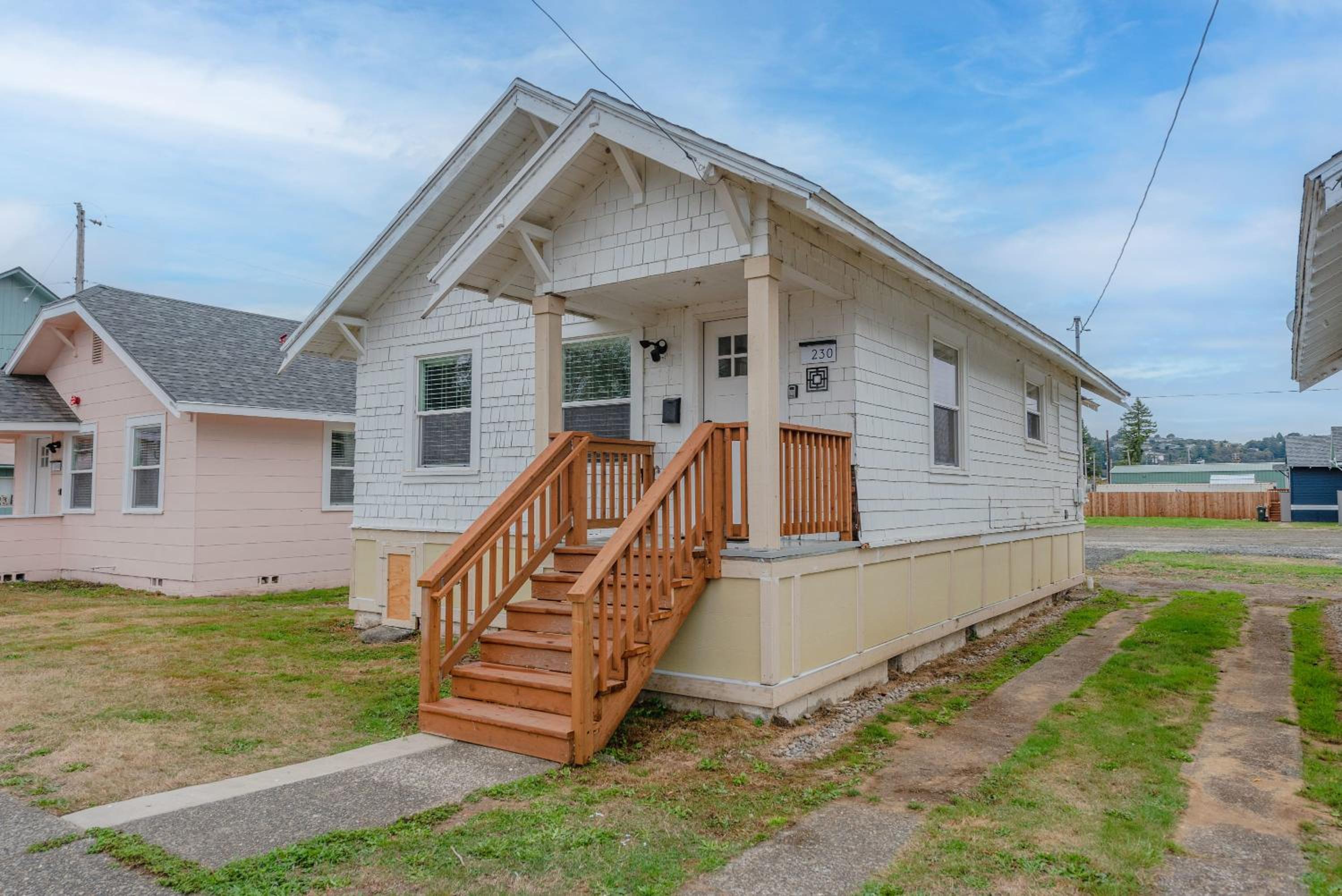 #StayinMyDistrict Zen Cottage Coos Bay view 5