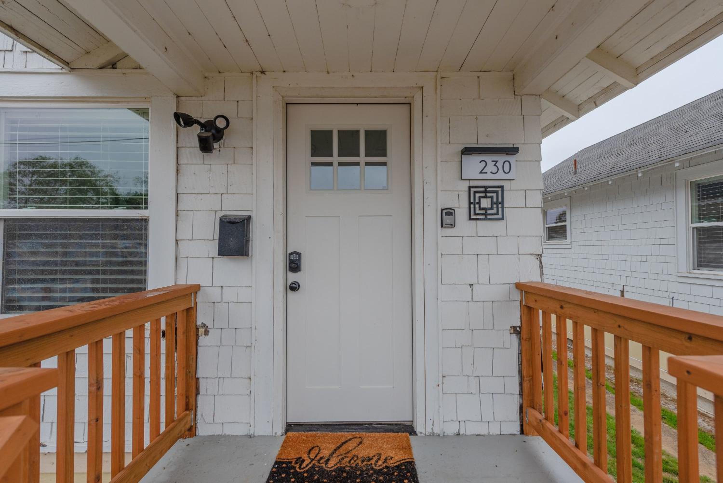 #StayinMyDistrict Zen Cottage Coos Bay view 4