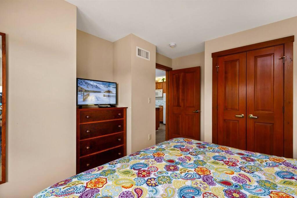 No Resort Fee Ski-InOut Hot Tub Pool View Balcony Sleeps 4 view 5