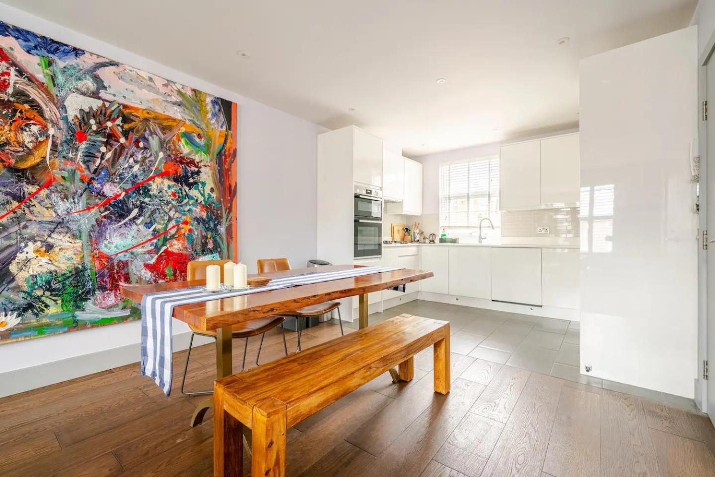 Luxurious & Modern 2 bedroom Notting Hill Townhouse