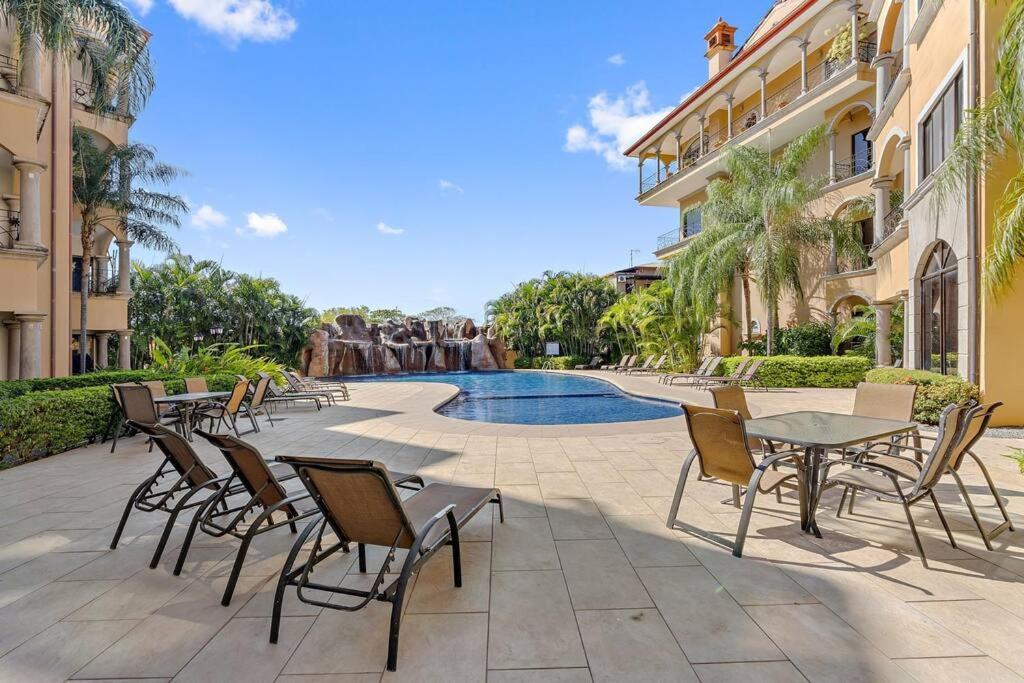 SR9 Luxury Condo Across the Street from Beach