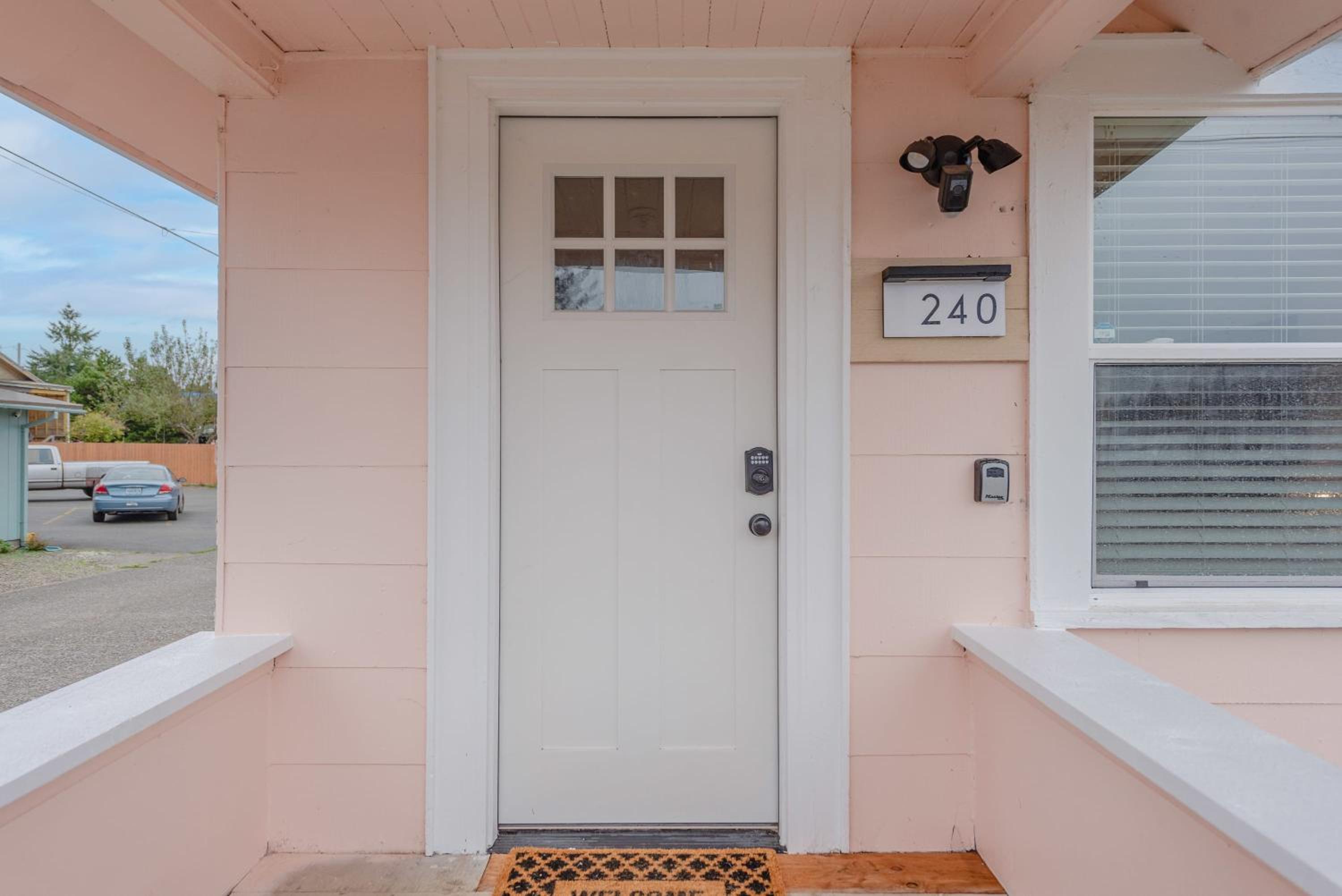 #StayInMyDistrict Coos Bay Primrose Cottage view 4