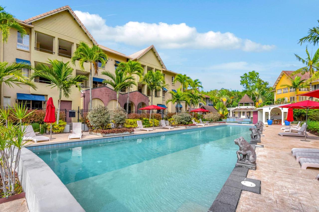 Linaria Lakes - Resort Style living