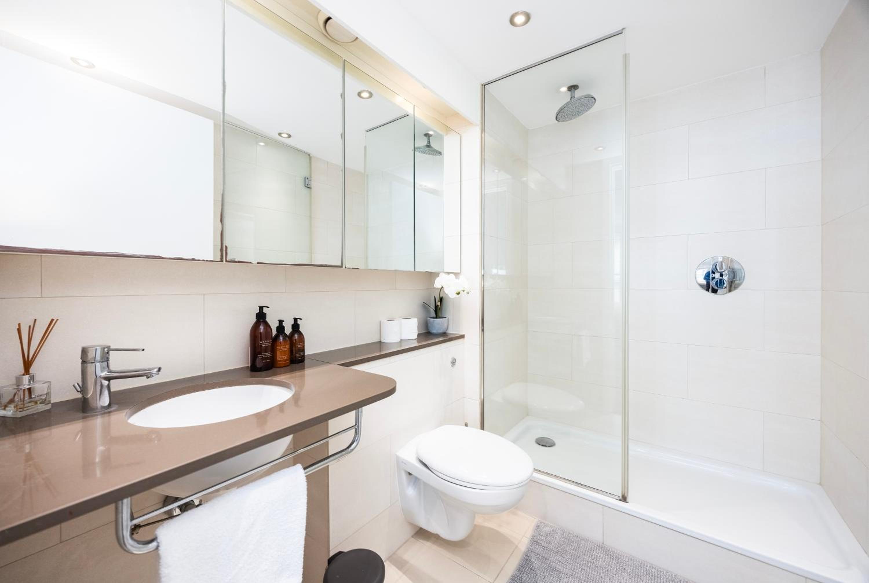Austin David Apartments ExCeL