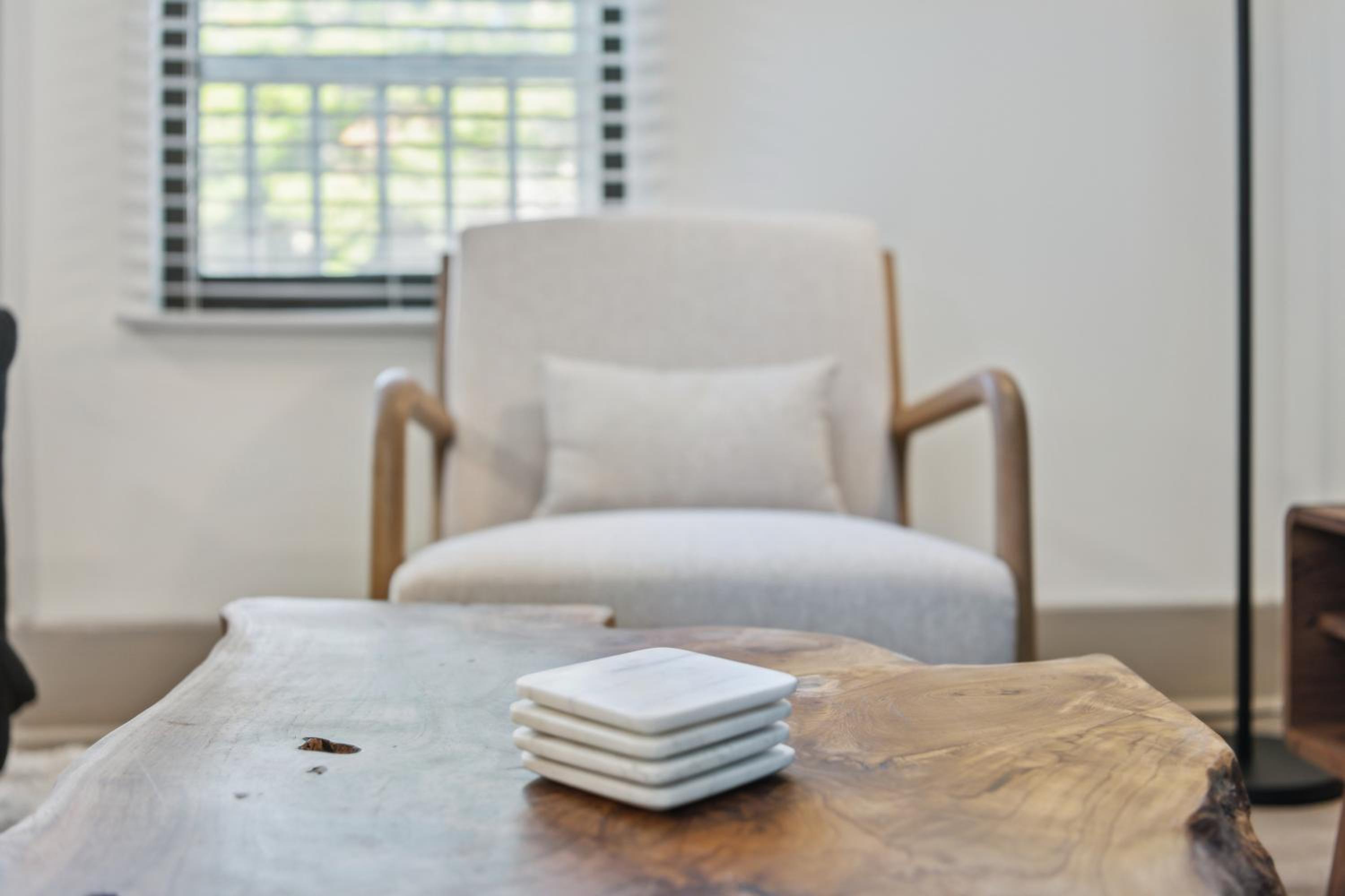 Amazing Uptown Apartment Free Parking Pet Friendly - Property Image 11