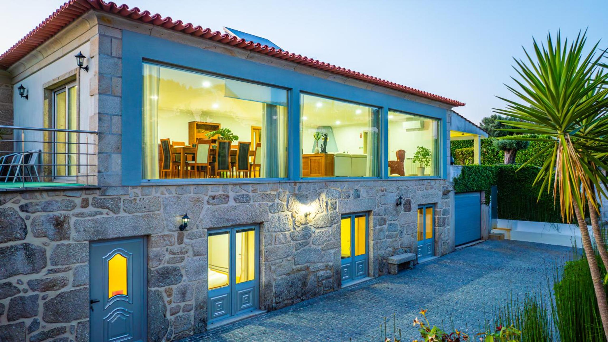 Portugal Active - Vintage Alembic House