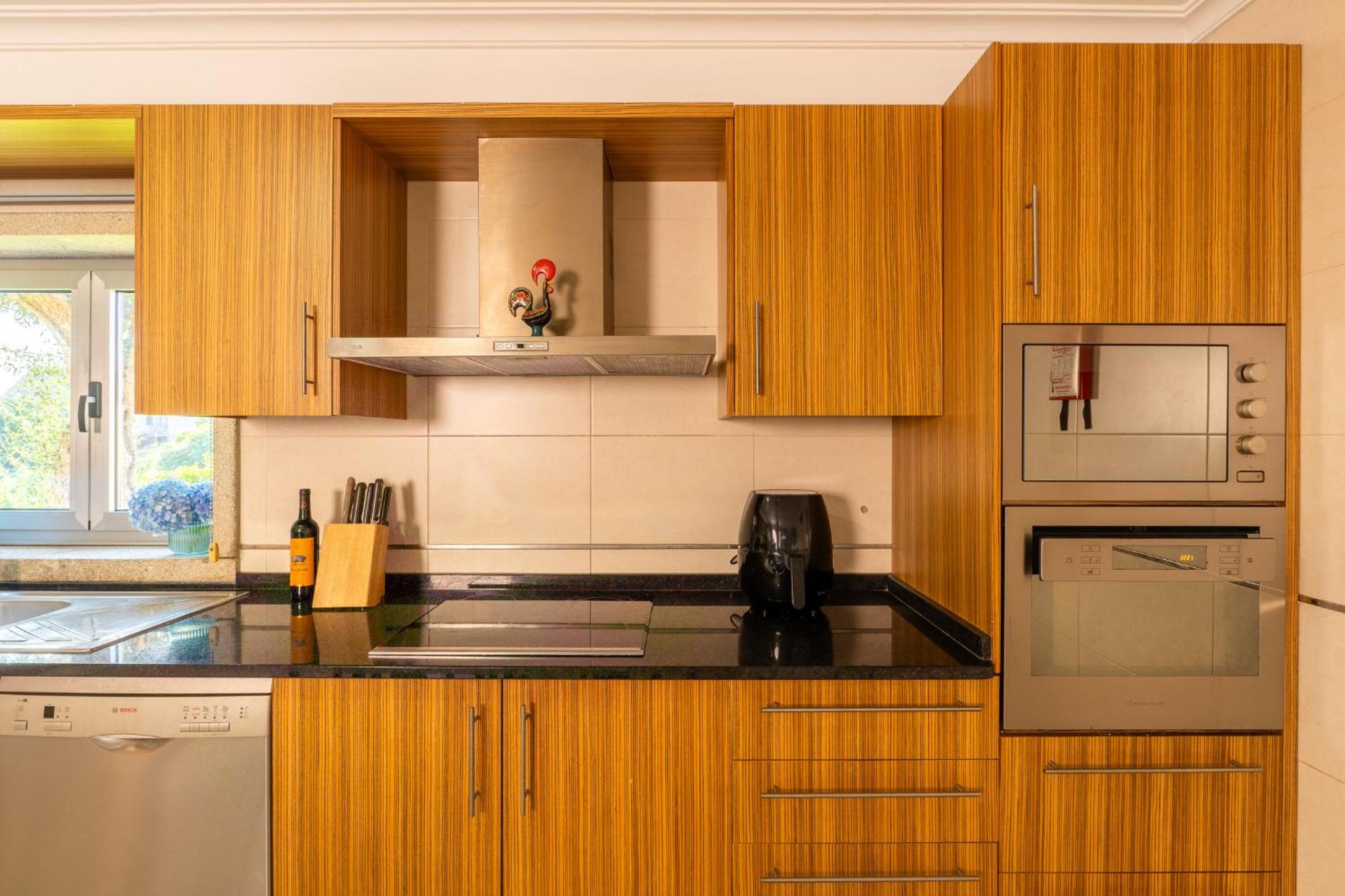 Portugal Active - Vintage Alembic House