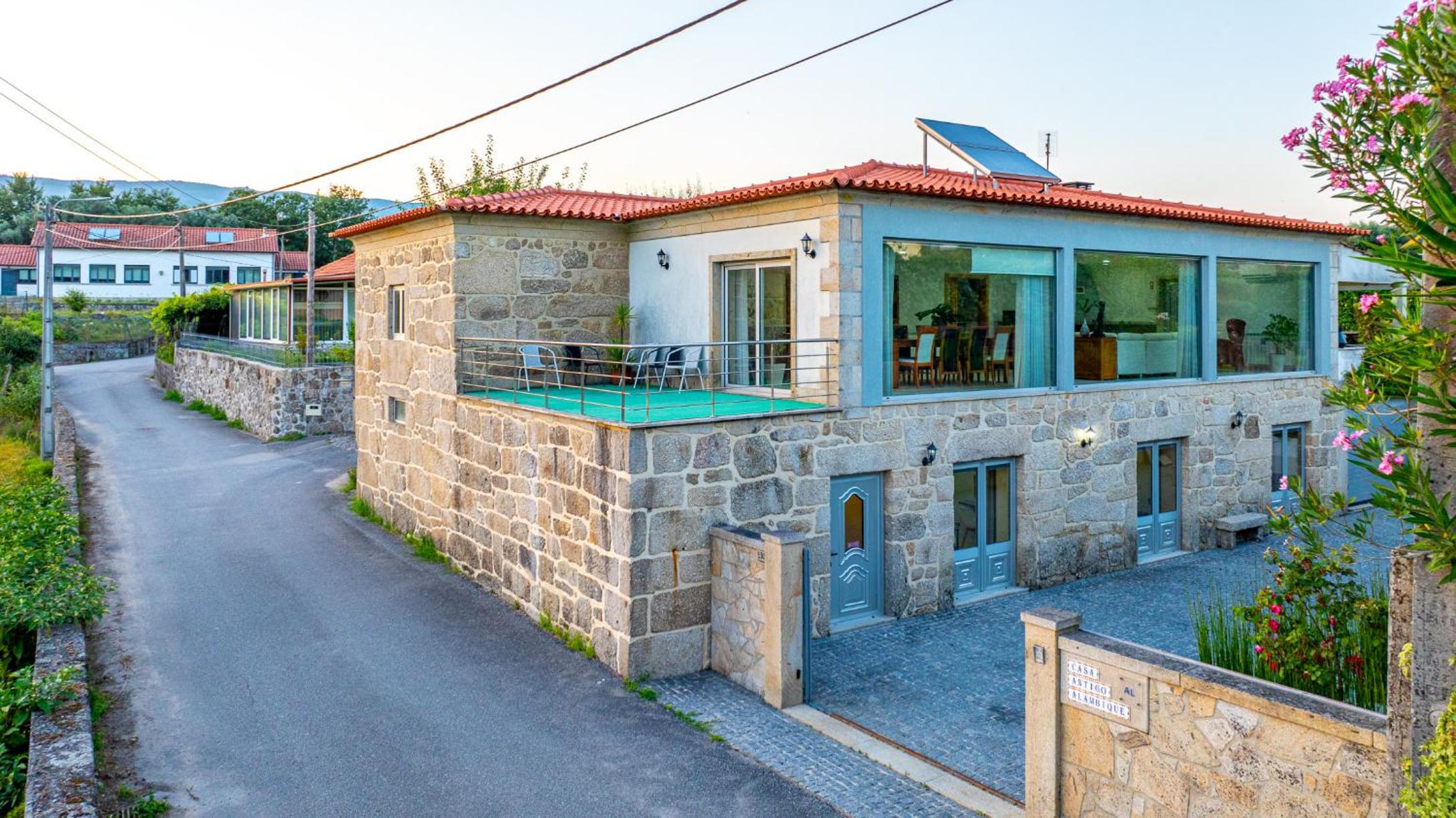 Portugal Active - Vintage Alembic House