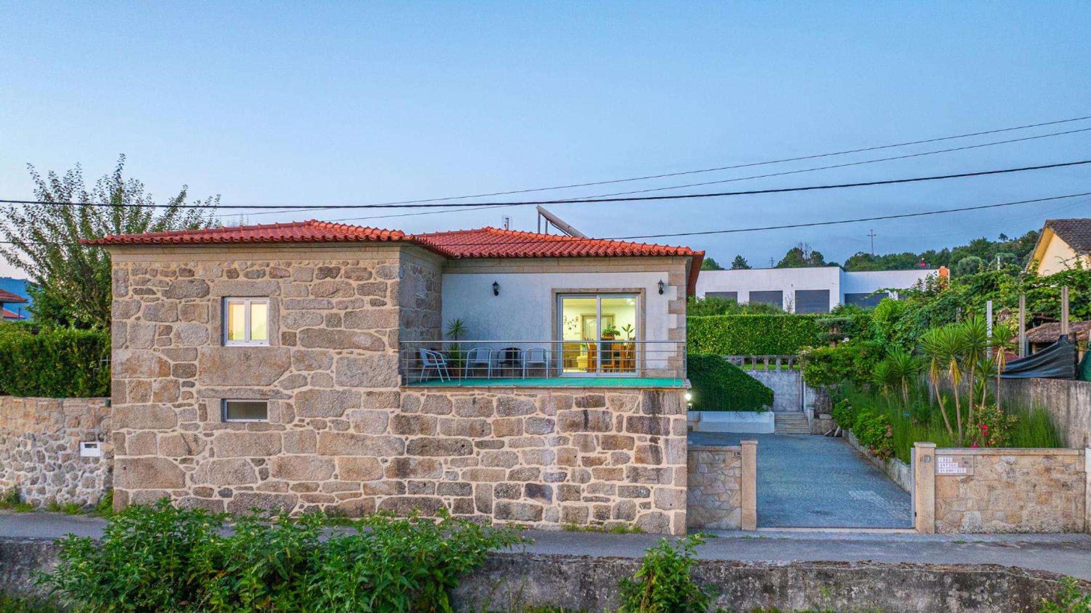 Portugal Active - Vintage Alembic House