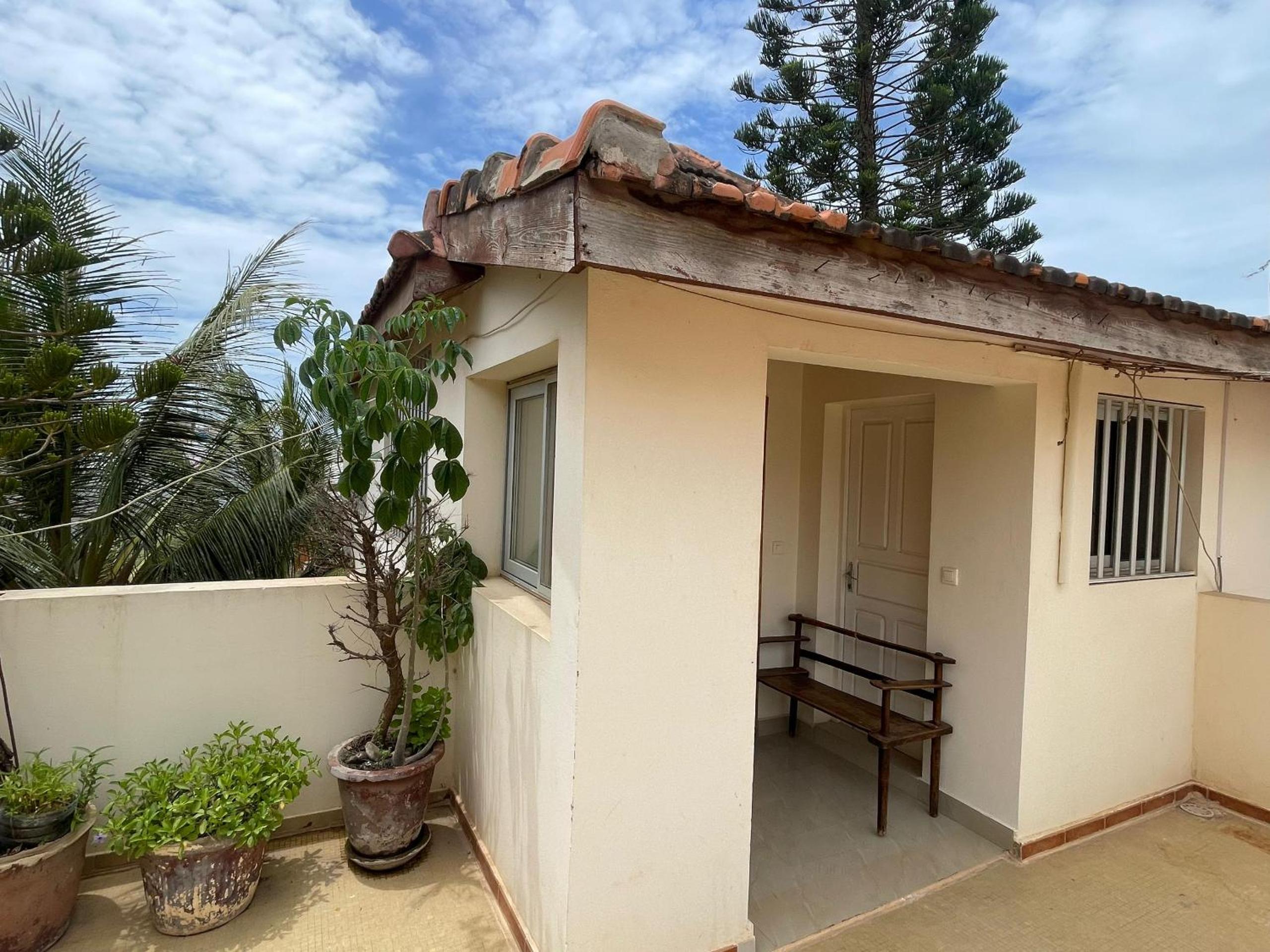 Appartement et chambre aux Mamelles view 4