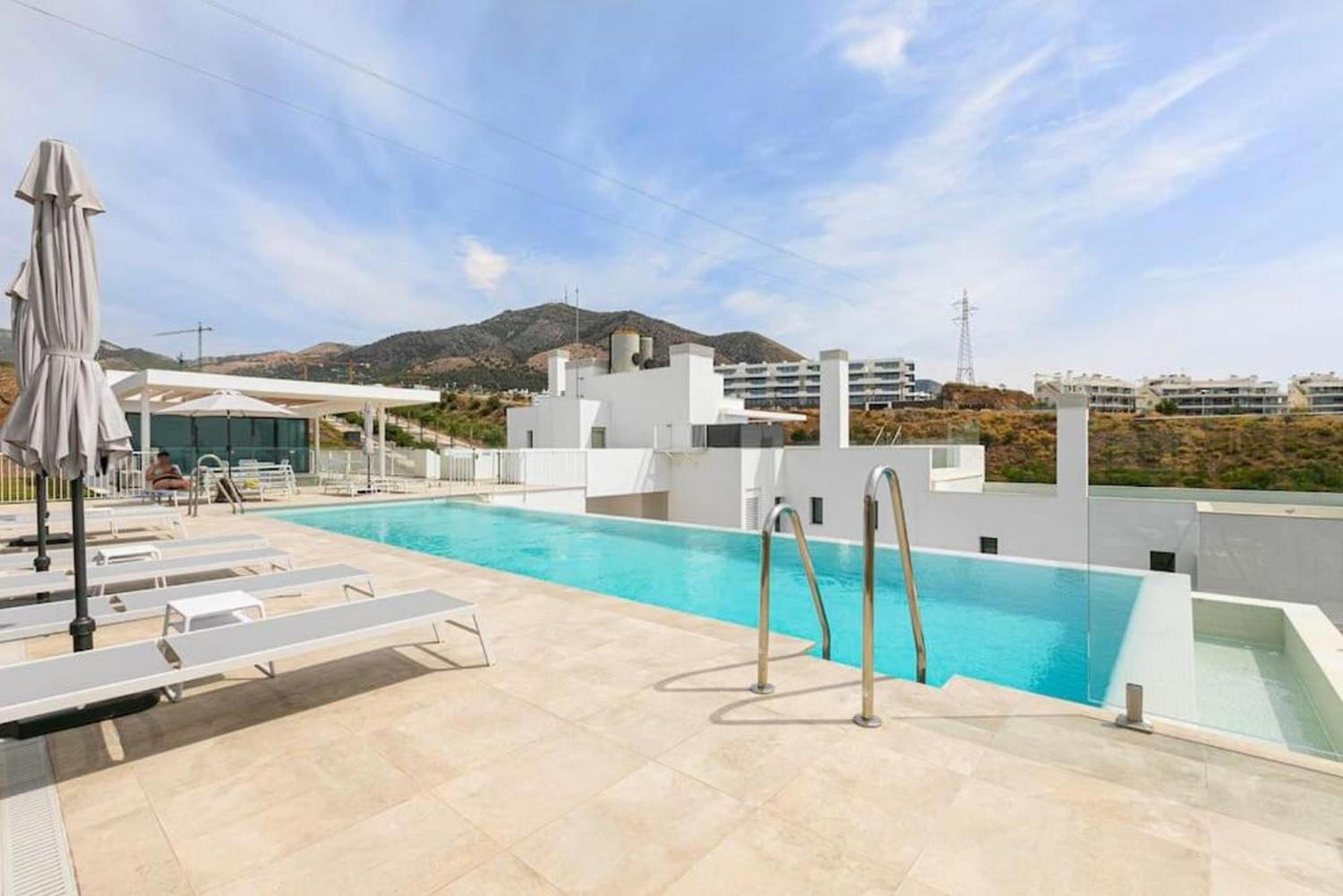 Modern 3-Bed Boho Retreat for a Stylish Escape