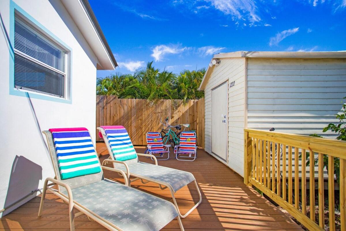 Ocean Bike Ride 2bed 2bath Sleeps 6 view 3
