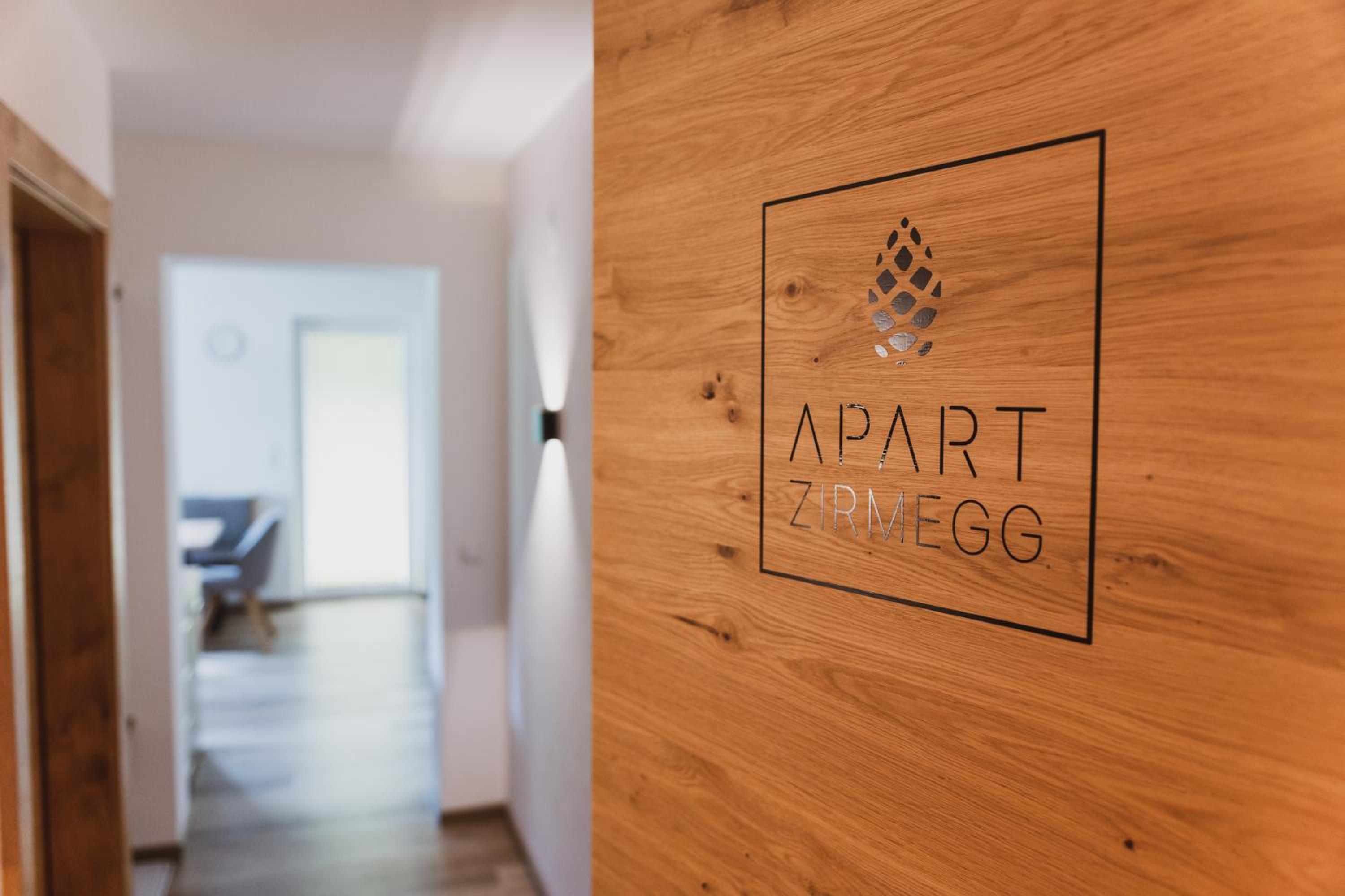 Apart Zirmegg