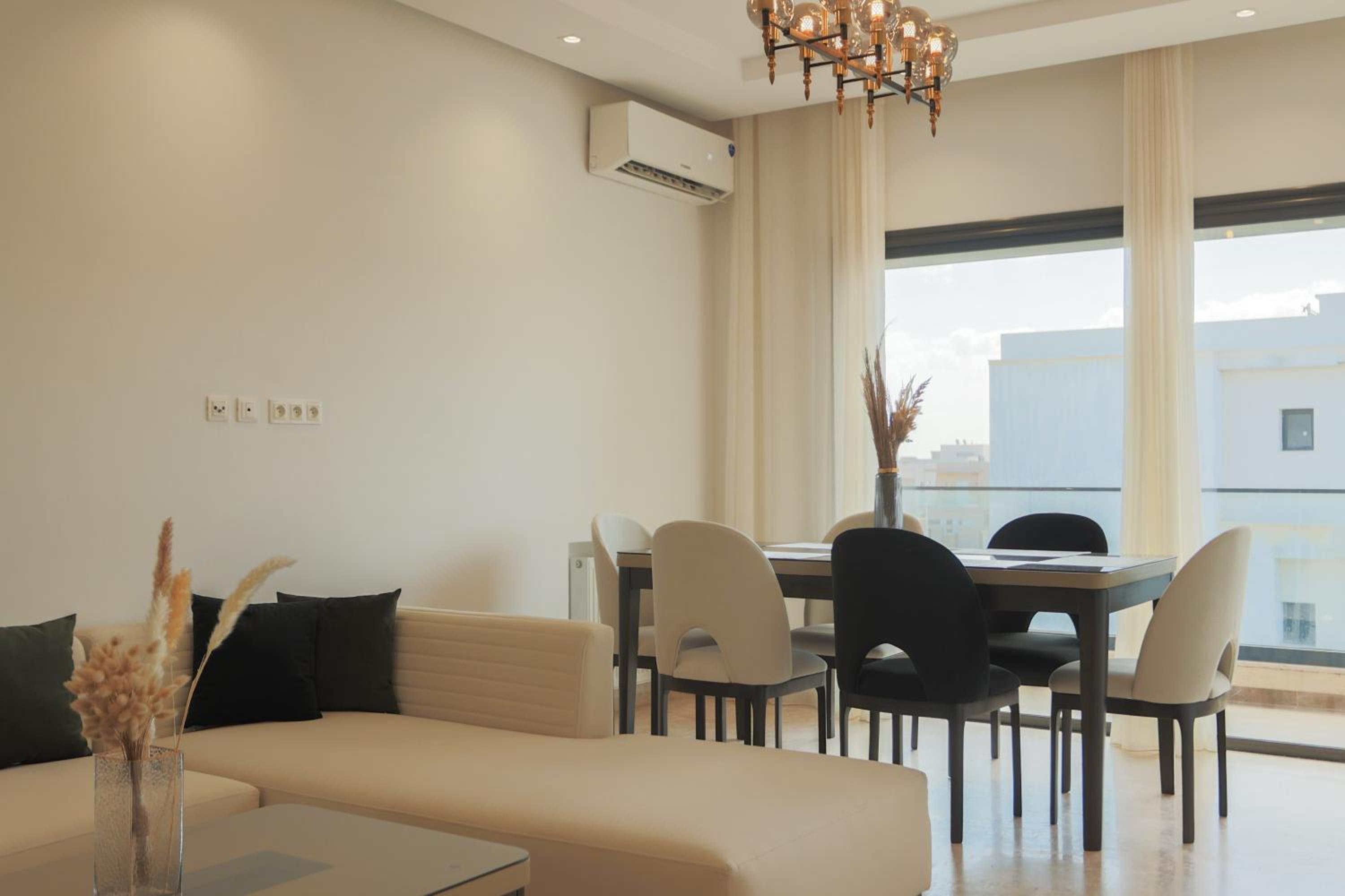 Bright and Cozy New 3 Bedrooms Apartment view 4
