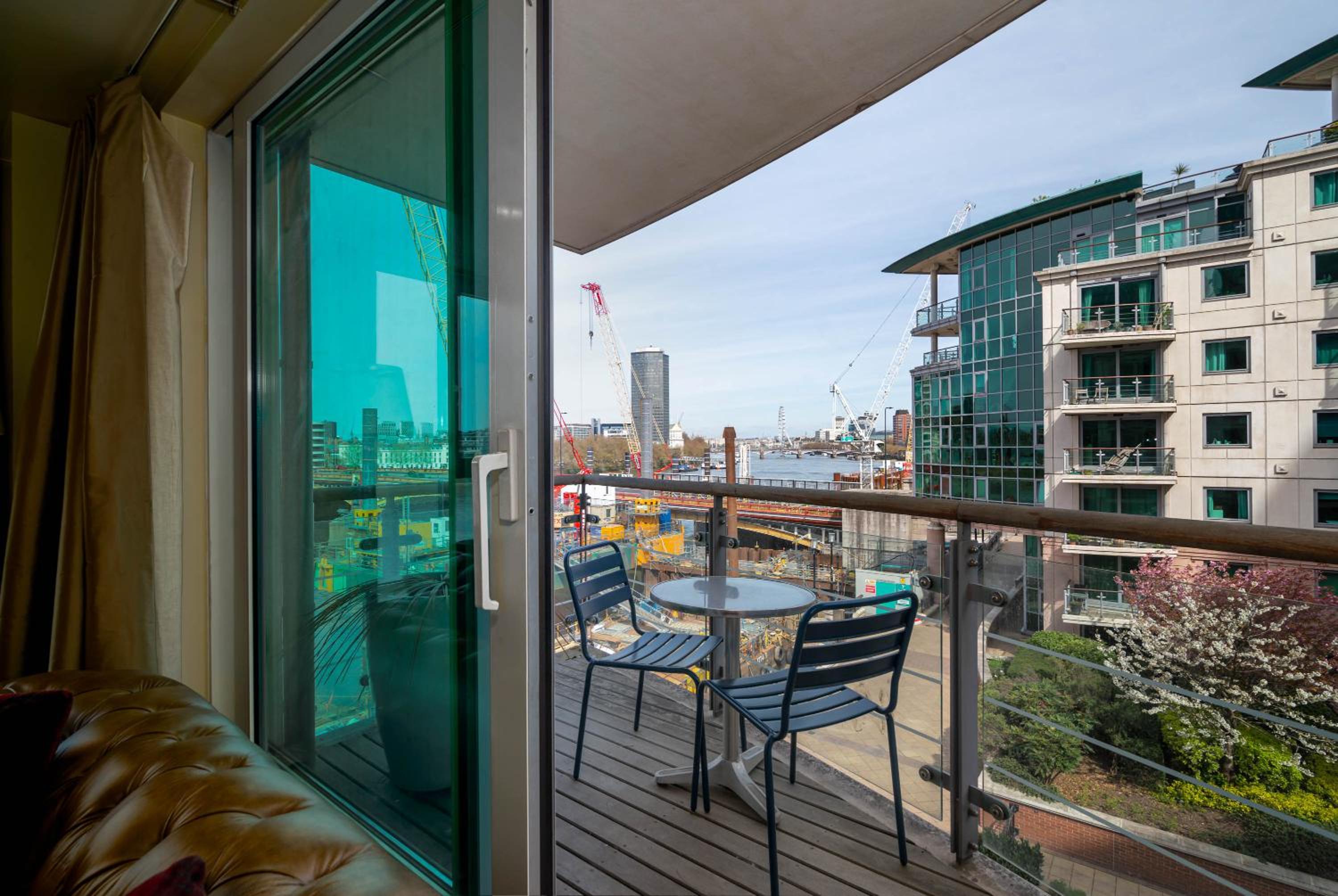 Fabulous 3 bed apartment in Vauxhall