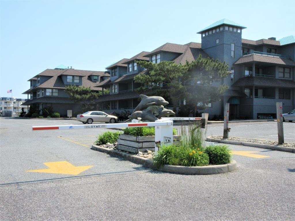 Fishery Condo With Ocean Views, 3 Bedrooms And 2 Baths And Lifeguarded Pool, view 2