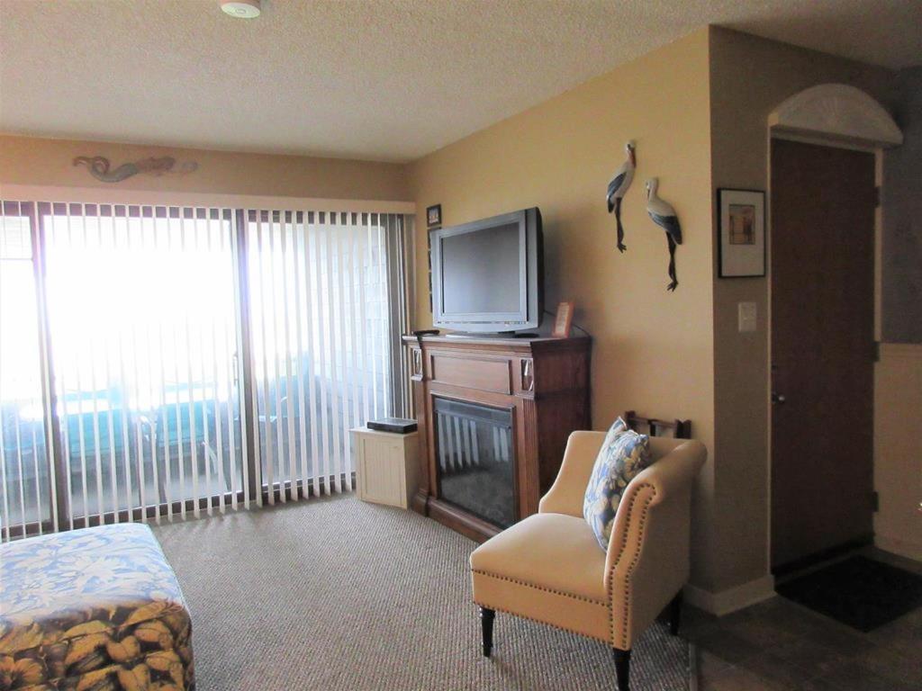 Fishery Condo With Ocean Views, 3 Bedrooms And 2 Baths And Lifeguarded Pool, view 3