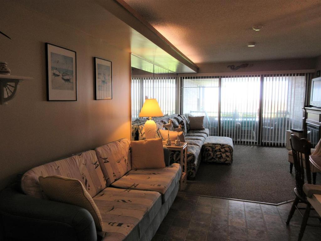 Fishery Condo With Ocean Views, 3 Bedrooms And 2 Baths And Lifeguarded Pool, view 5