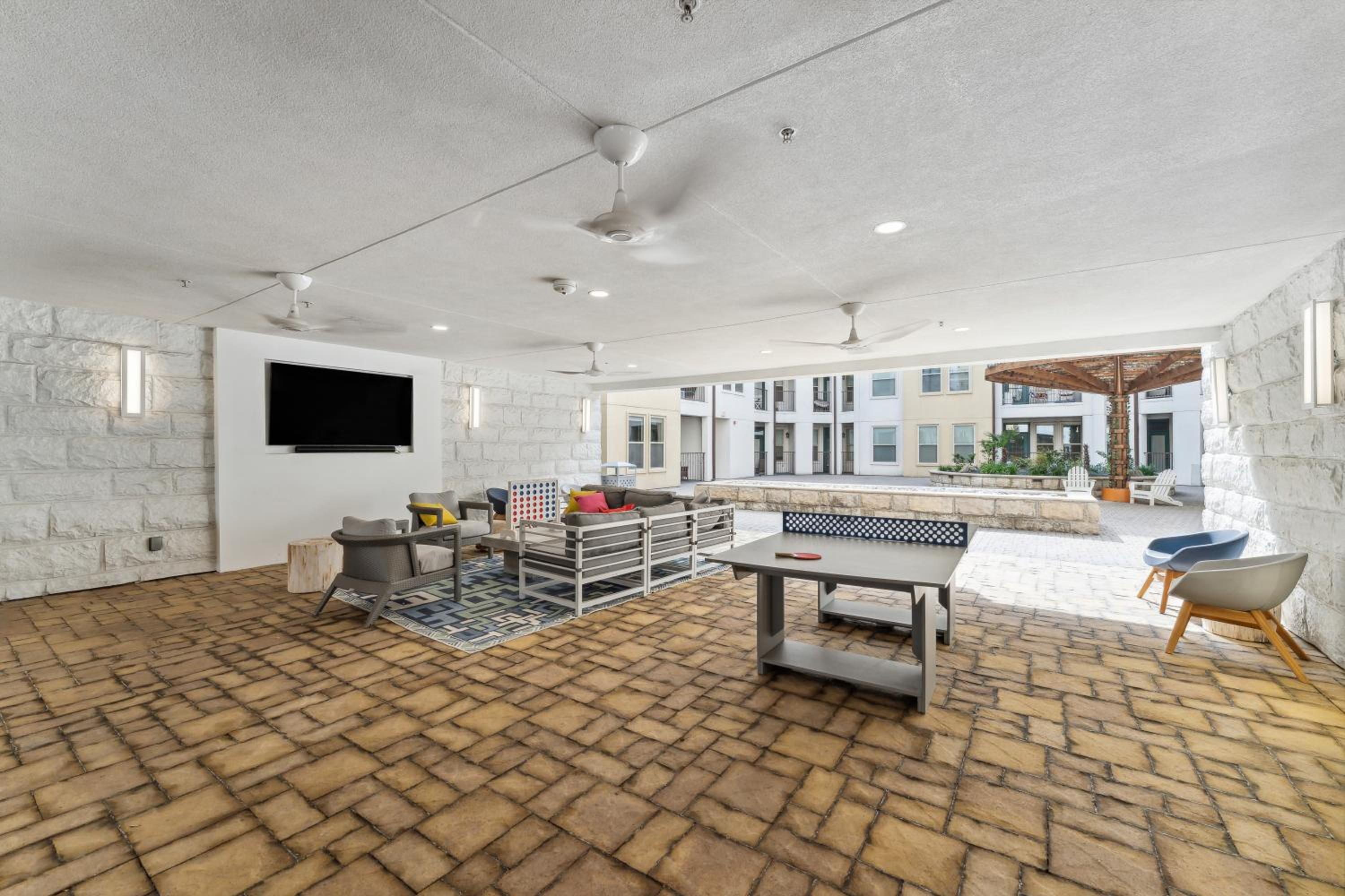 Amazing Uptown Apartment Free Parking Pet Friendly - Property Image 12