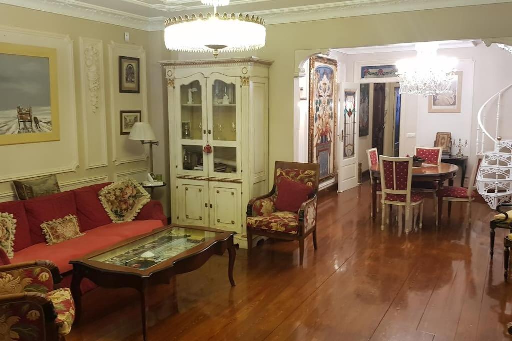 Dúplex en plena Plaza Mayor con decoración barroca