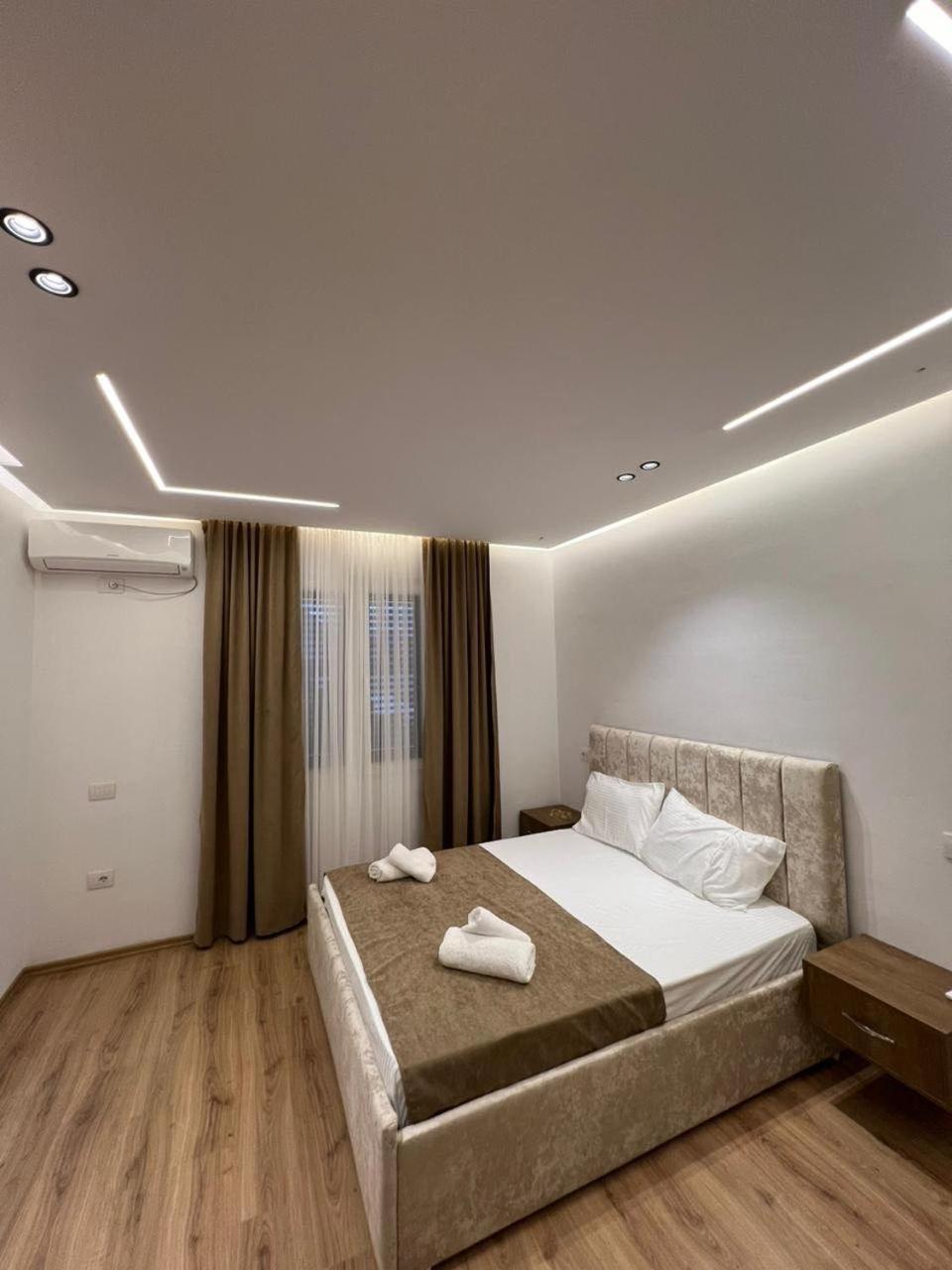 Villa S M