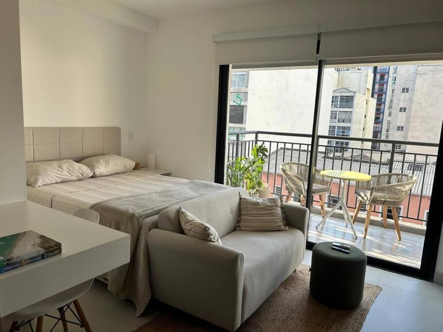 Studio completo e acolhedor para se sentir em casa
