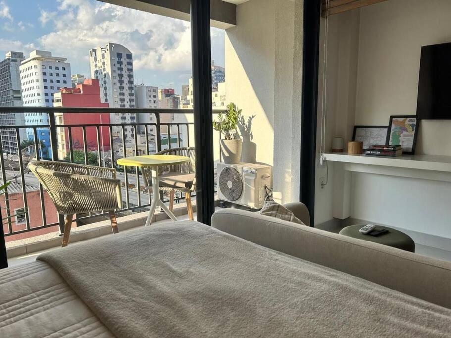 Studio completo e acolhedor para se sentir em casa