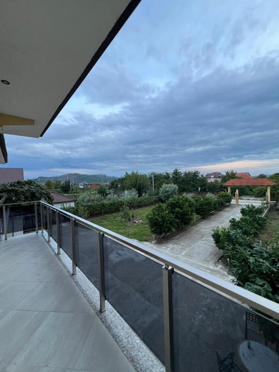 Villa S M