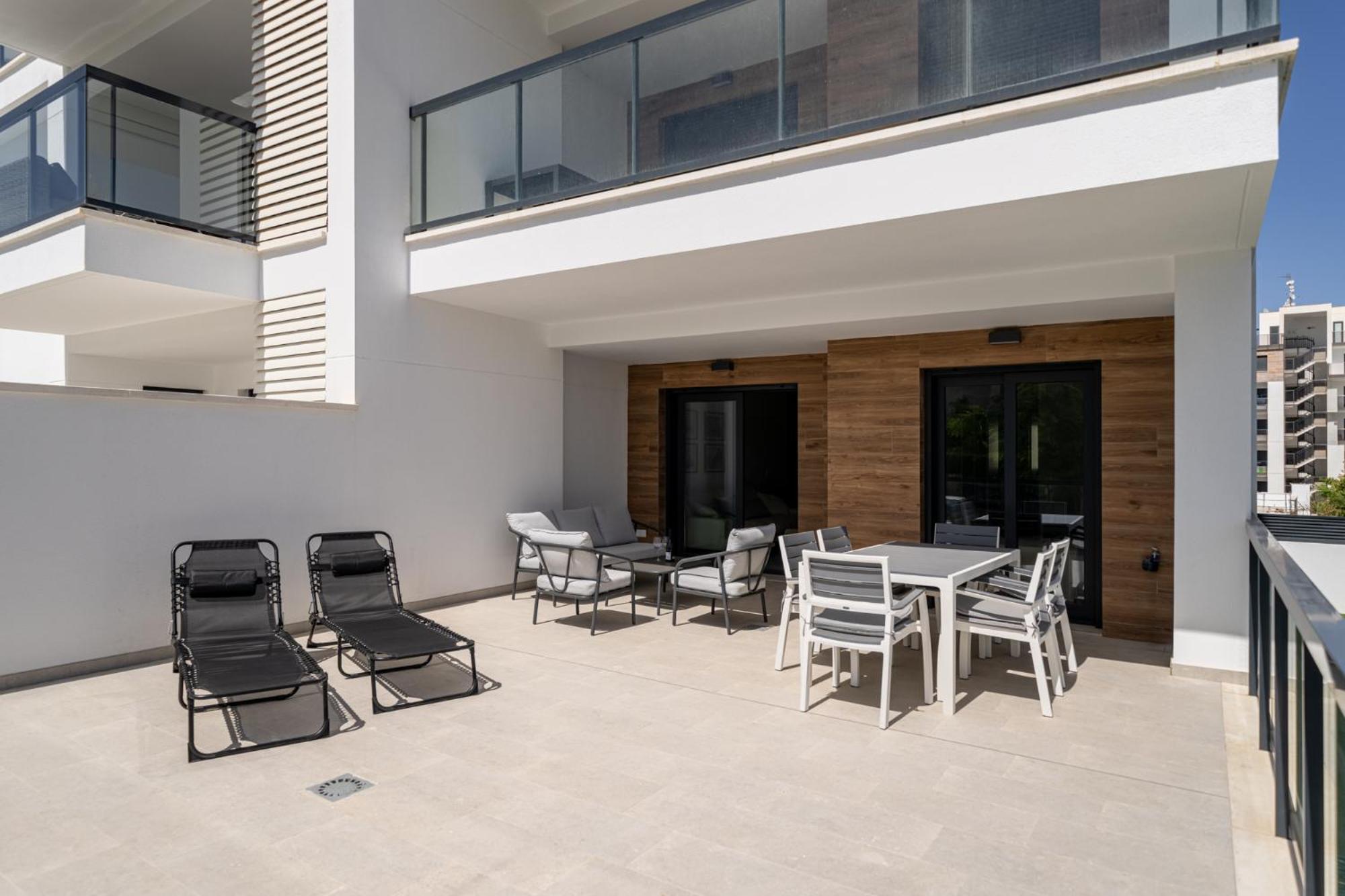 Luxury Apartment in Mil Palmeras