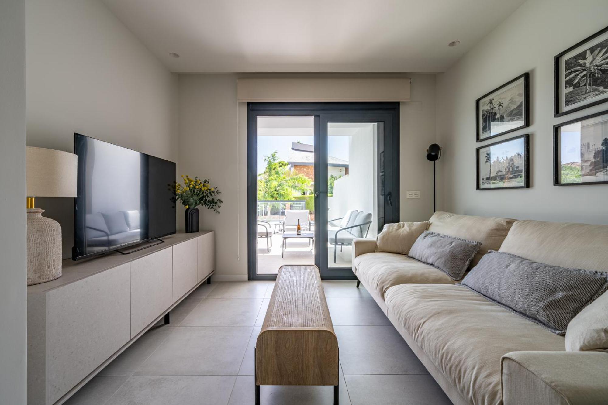 Luxury Apartment in Mil Palmeras