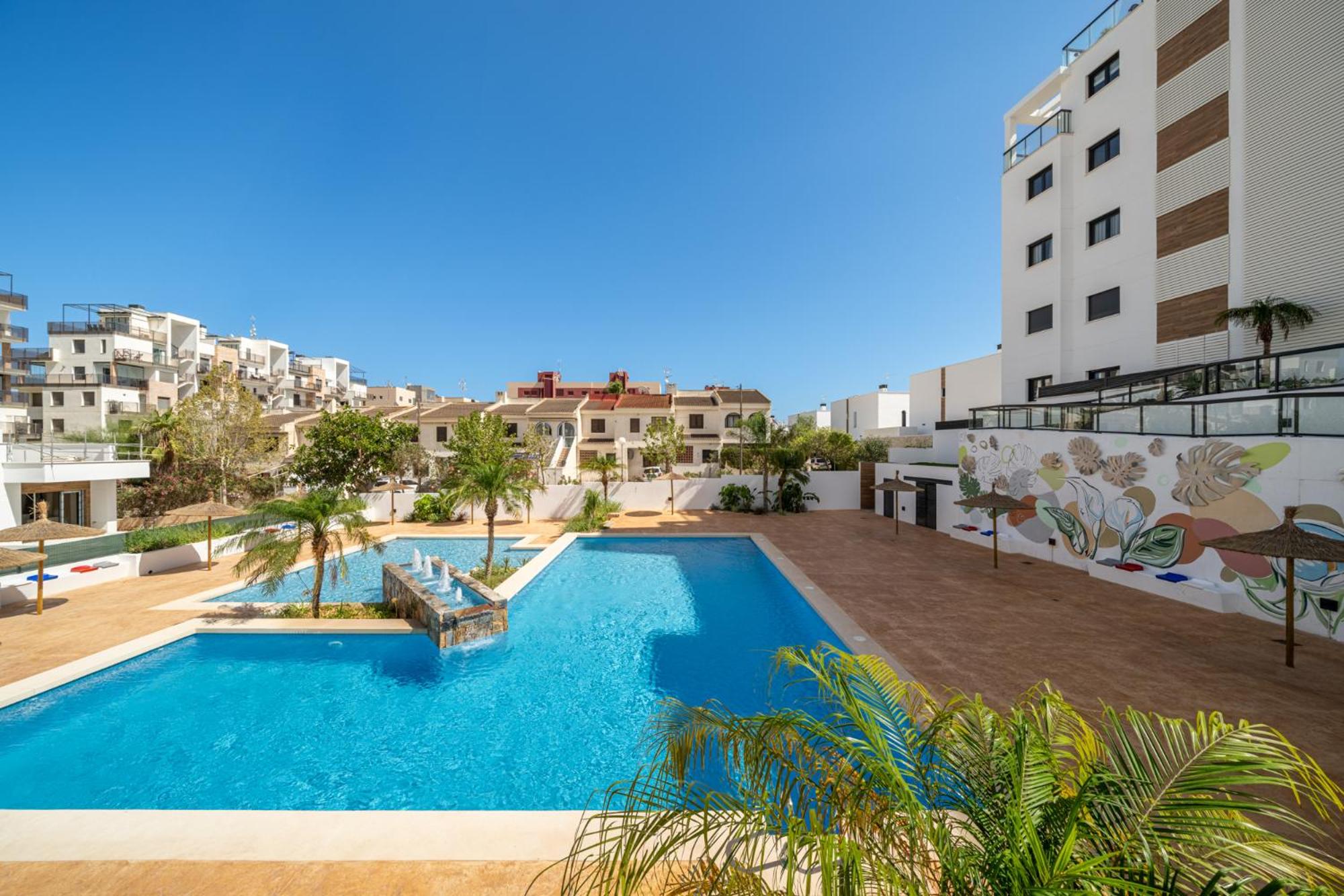 Luxury Apartment in Mil Palmeras