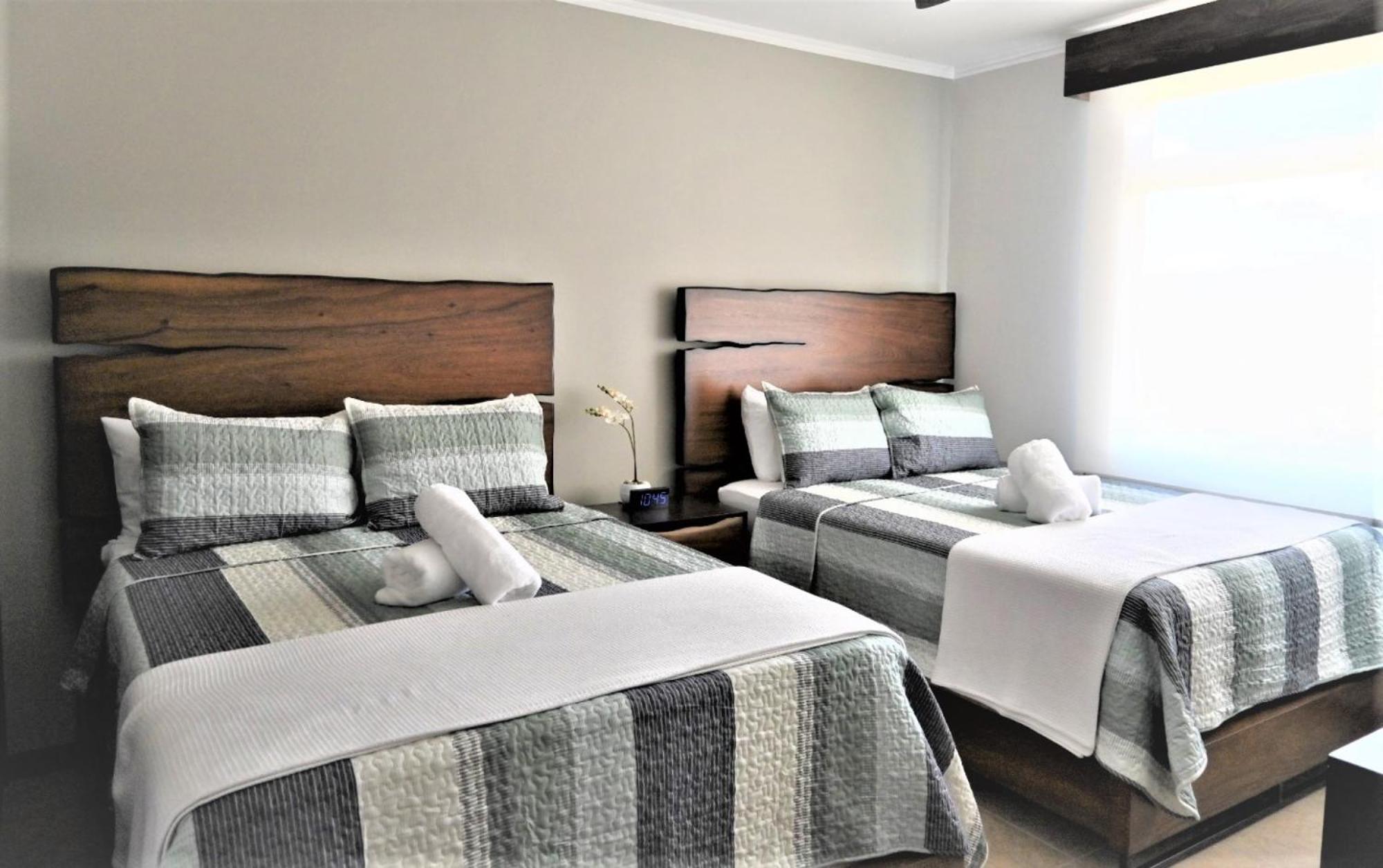 Jacó beachfront condo with beautiful sunsets