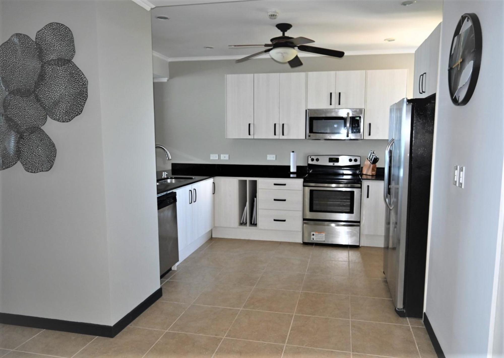 Jacó beachfront condo with beautiful sunsets