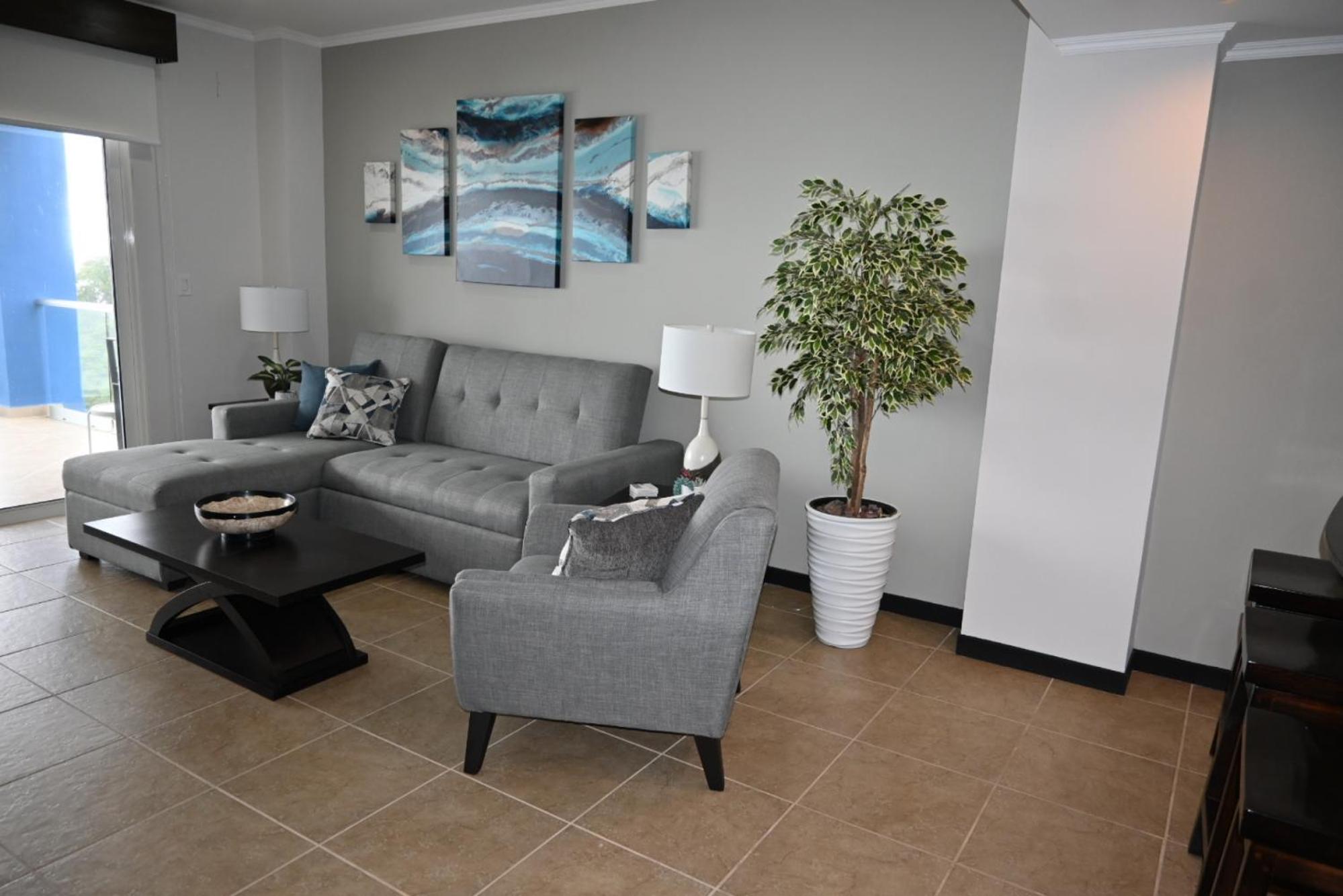 Jacó beachfront condo with beautiful sunsets