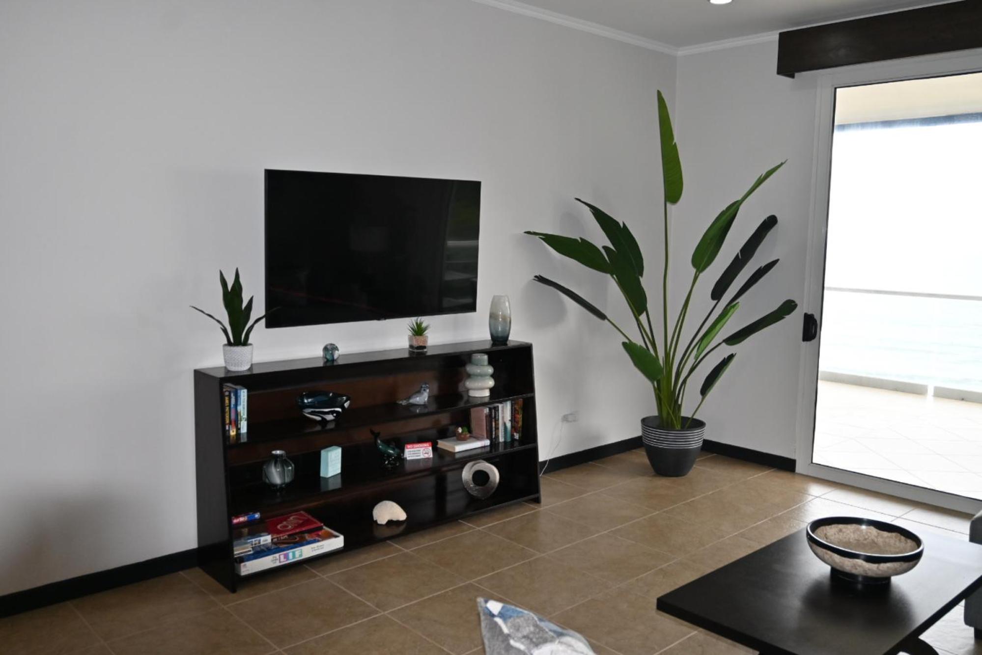 Jacó beachfront condo with beautiful sunsets