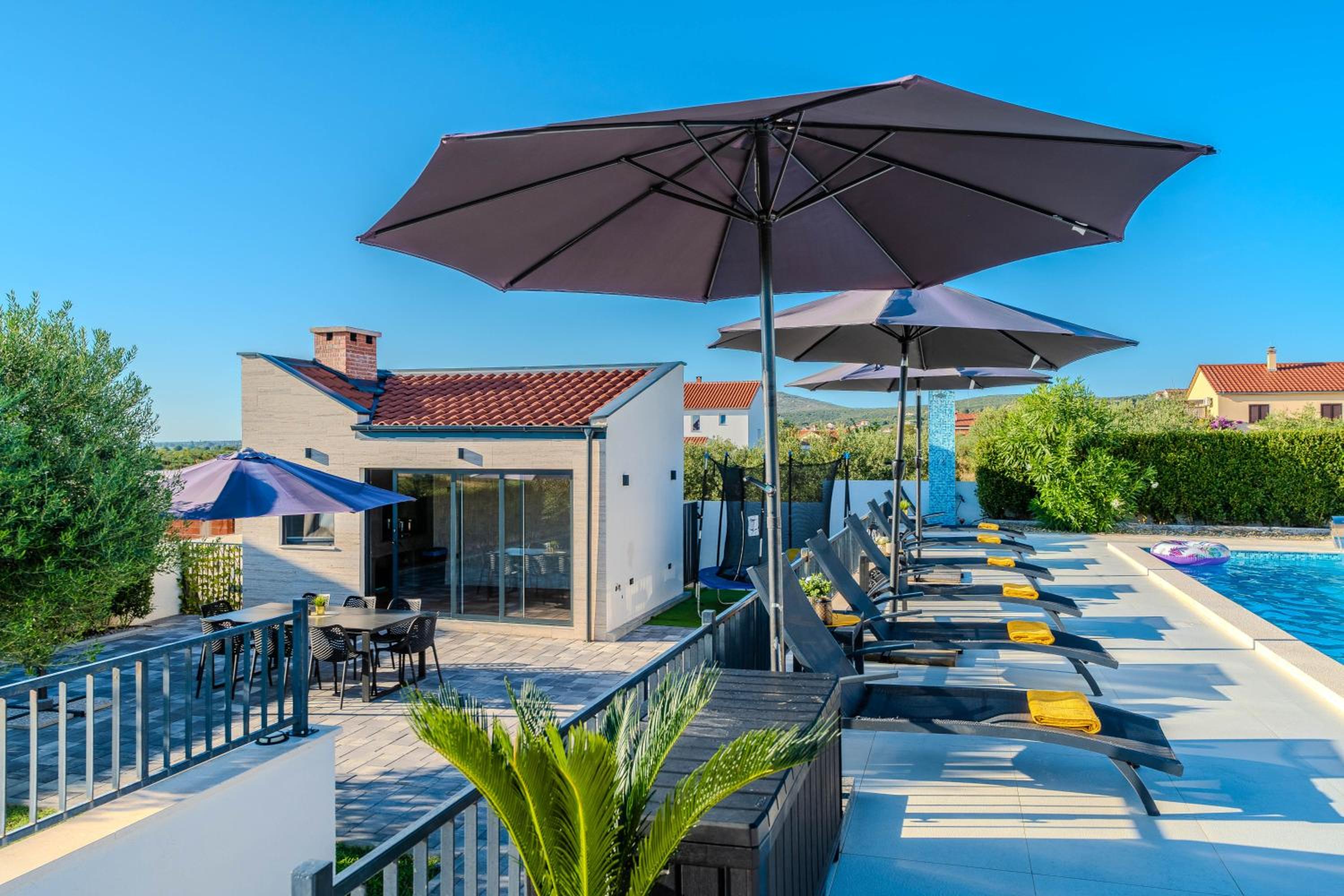 Villa LARA Vrana view 4