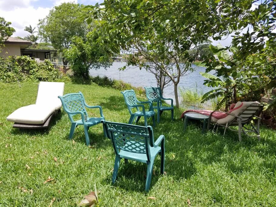 Beach Lake Paradise - Super Location! view 2