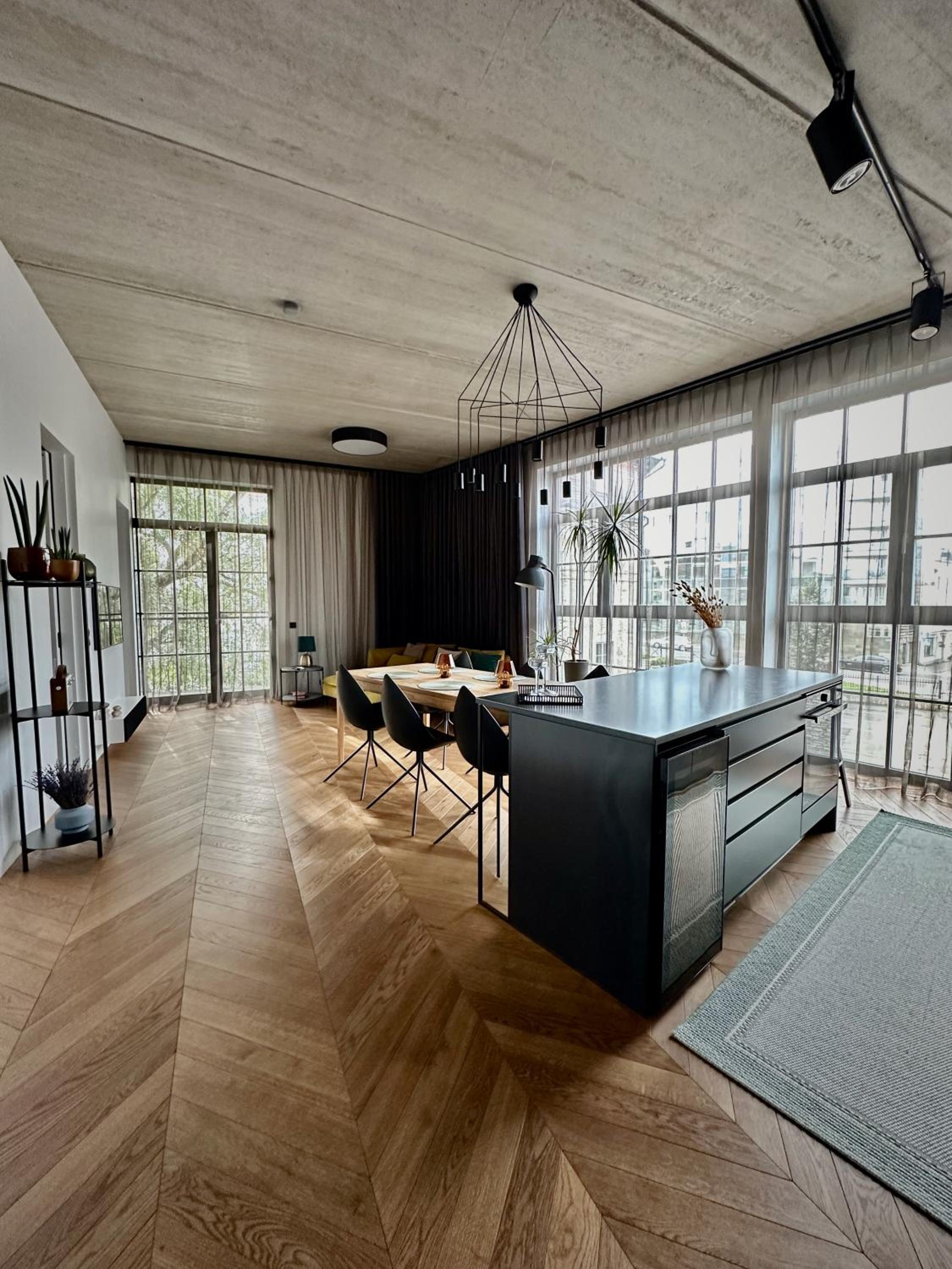 Exclusive apartment in Heart of Town