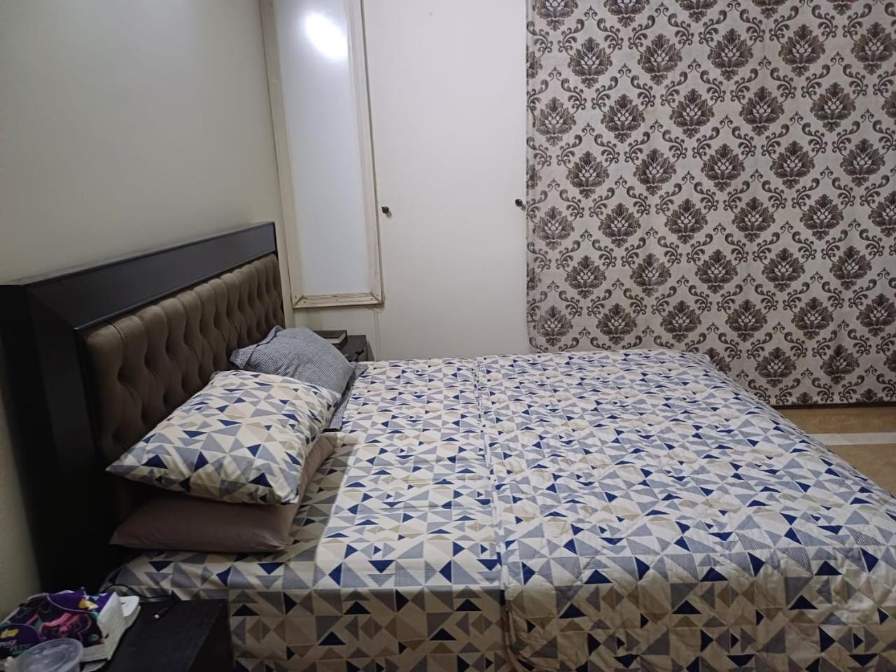 Elegant 3 Bed Rooms Villa With Modern Amenities view 3