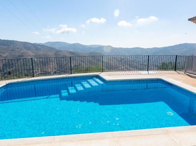 Villa Petra Casa RuRal Piscina parking especial grupos