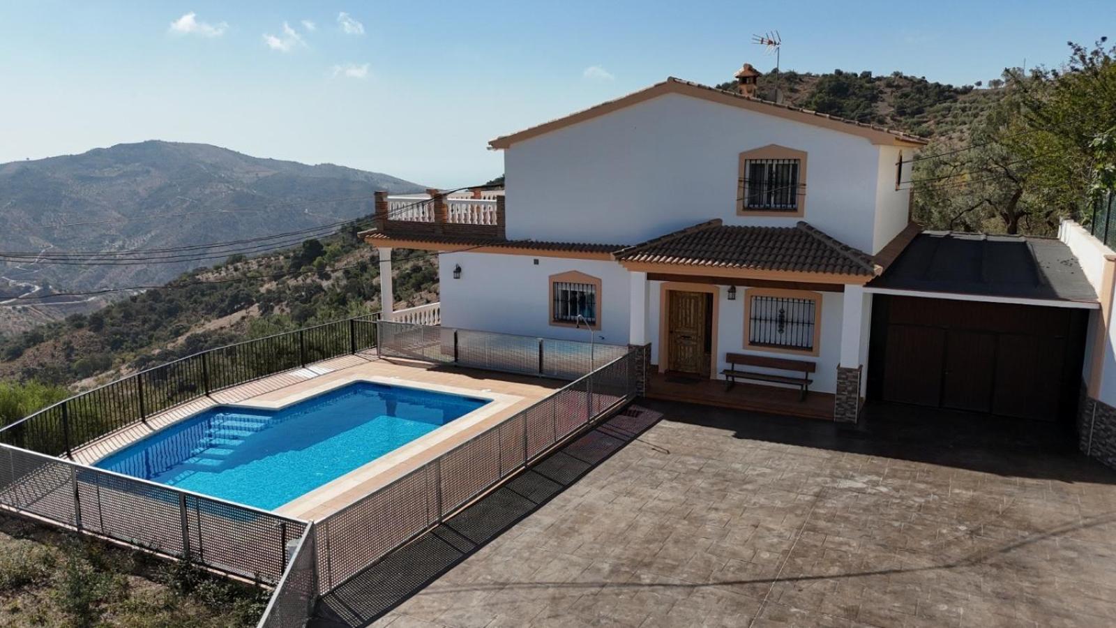 Villa Petra Casa RuRal Piscina parking especial grupos