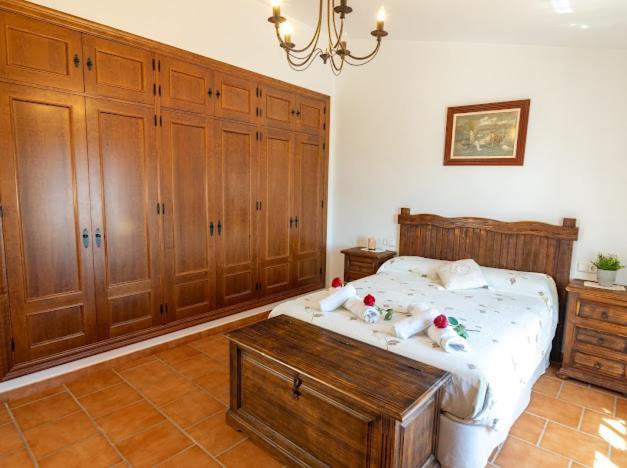 Villa Petra Casa RuRal Piscina parking especial grupos