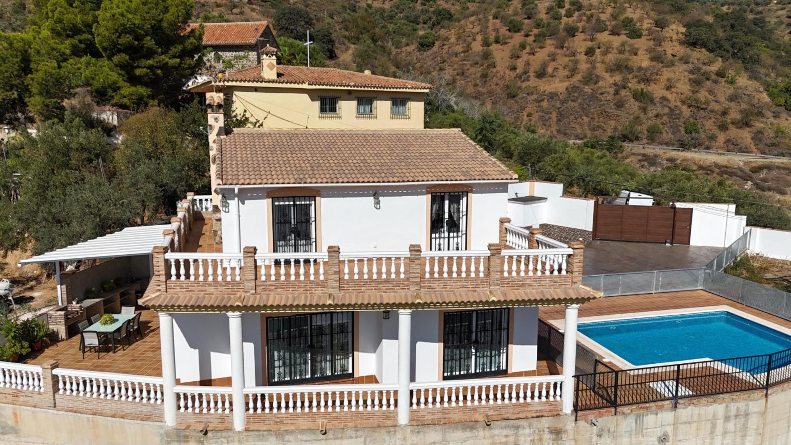 Villa Petra Casa RuRal Piscina parking especial grupos