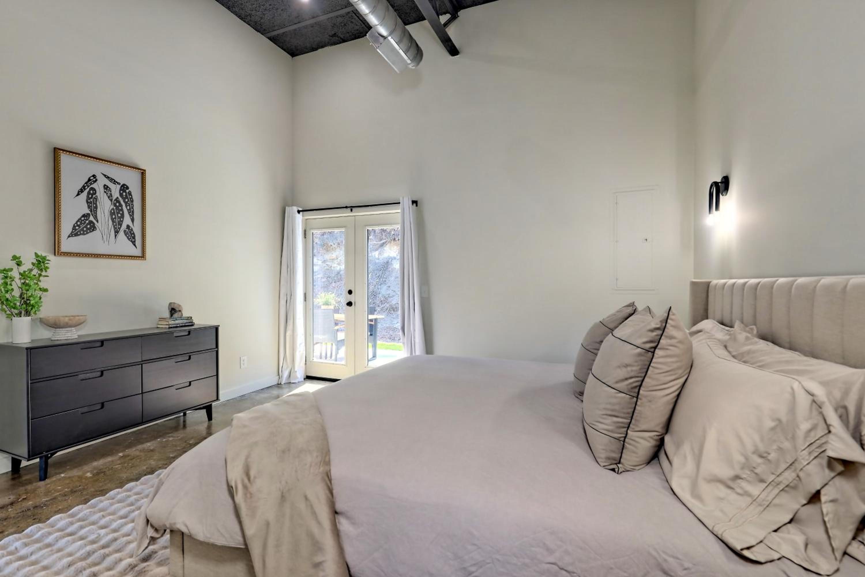 Downtown Clayton Charm Unit 2 view 3
