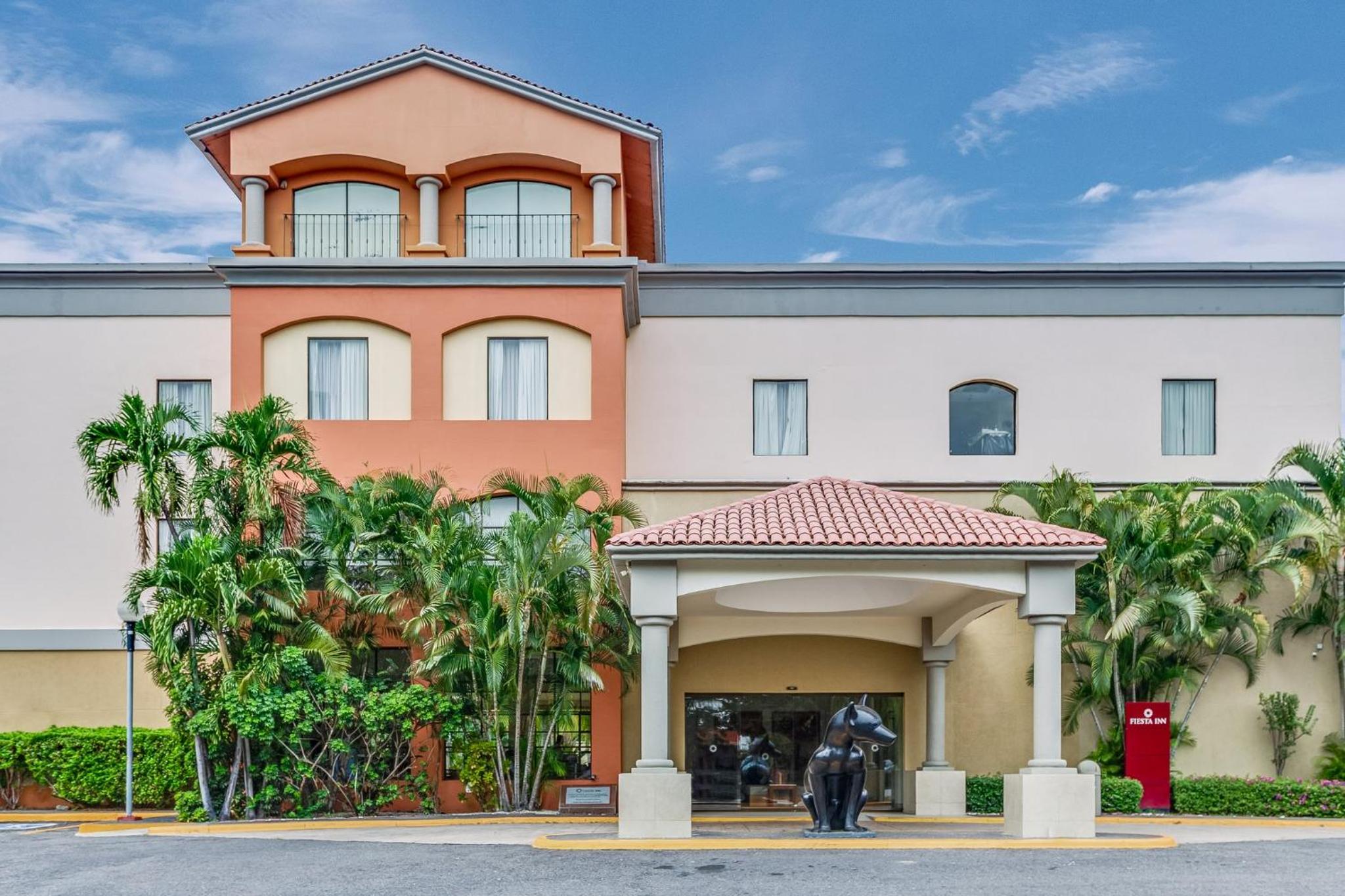 Colima Vacations - Fiesta Inn Colima - Property Image 1